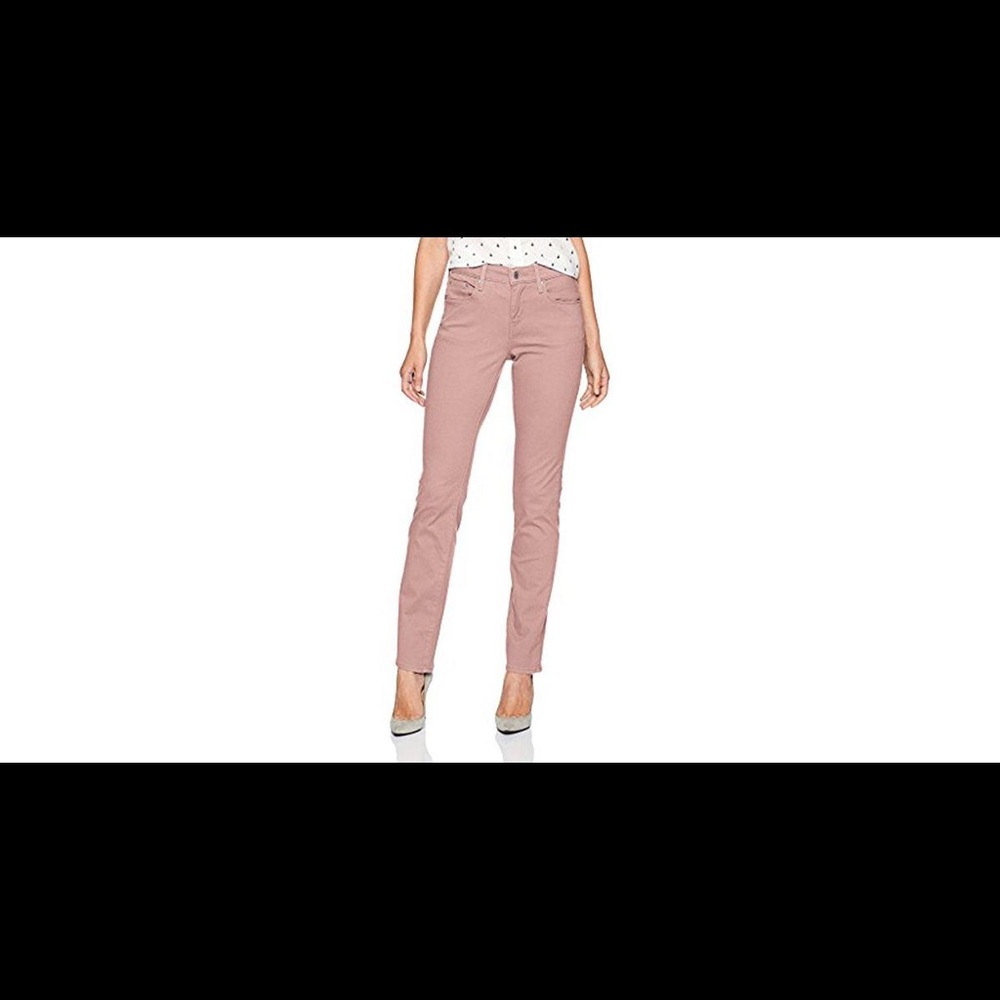 Pink Levi’s 505